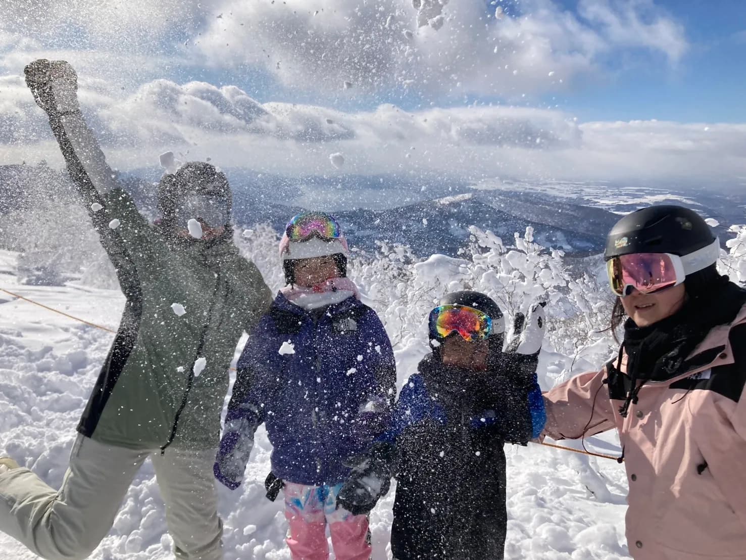 ルスツ山頂からの絶景を見ながらパシャリ☆